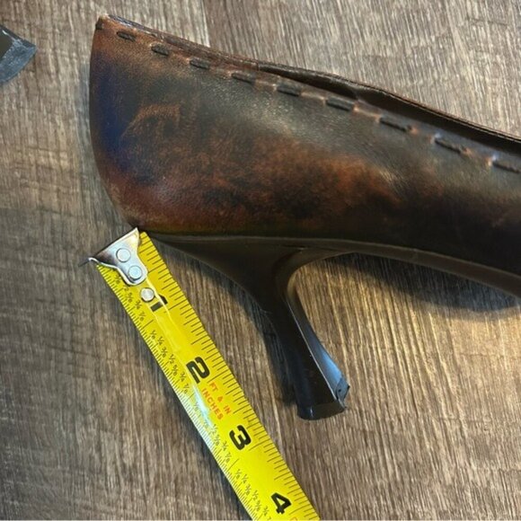 Vintage BCBG Brown Leather Kitten Heels 10 - Picture 8 of 8